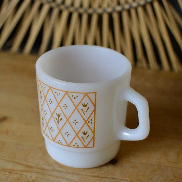 Orange Milk Glass Mug - Picture 3 of 3